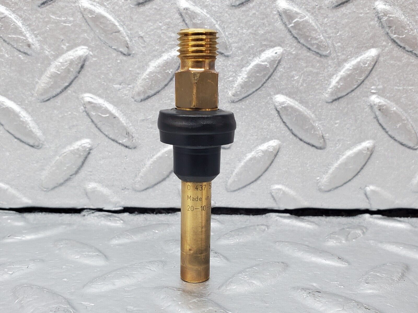 45335 Mercedes-Benz 280E M110.983 Fuel Injector Bosch 0437502047