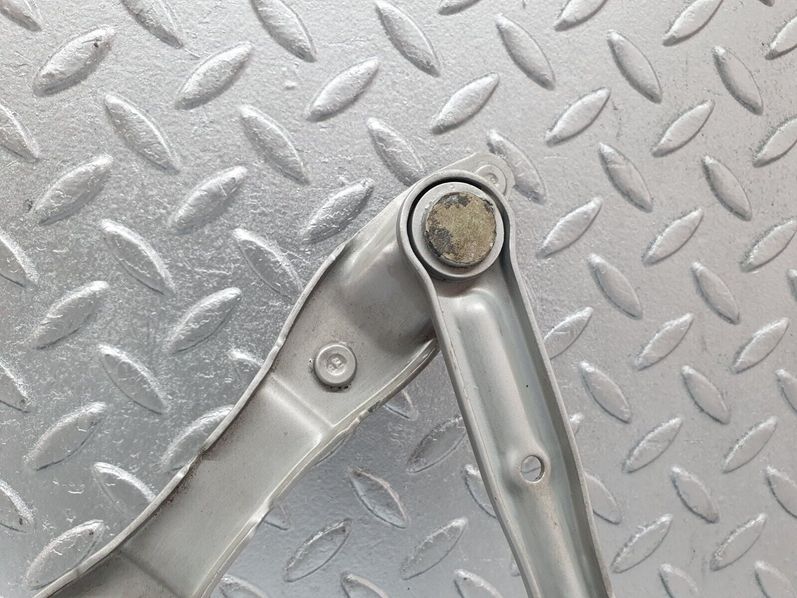 42854 Mercedes-Benz W201 190 2.0L Bonnet Hinge Left Side