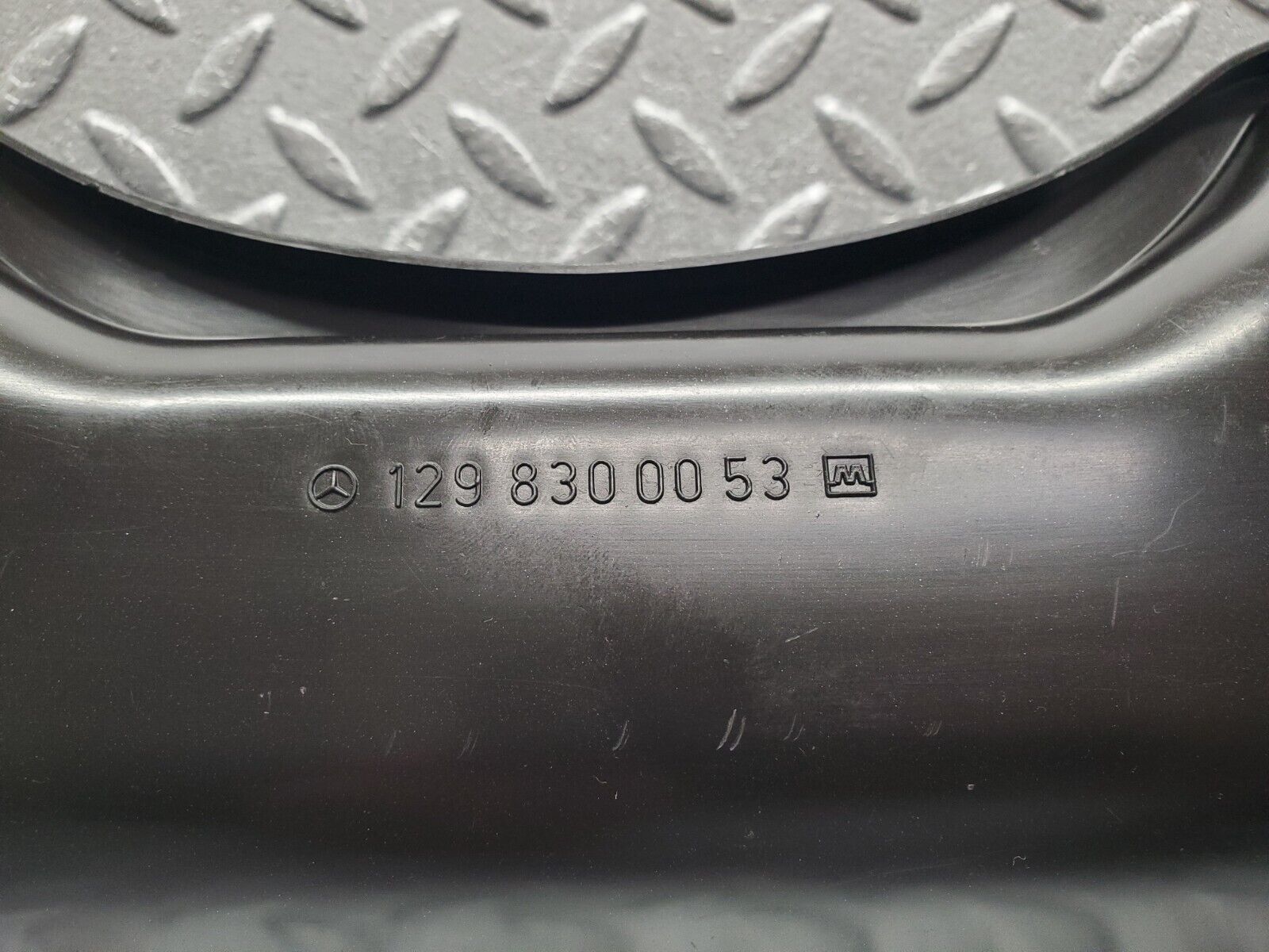 46887 Mercedes-Benz R129 320SL Coupe Cabin Filter Housing 1298300053