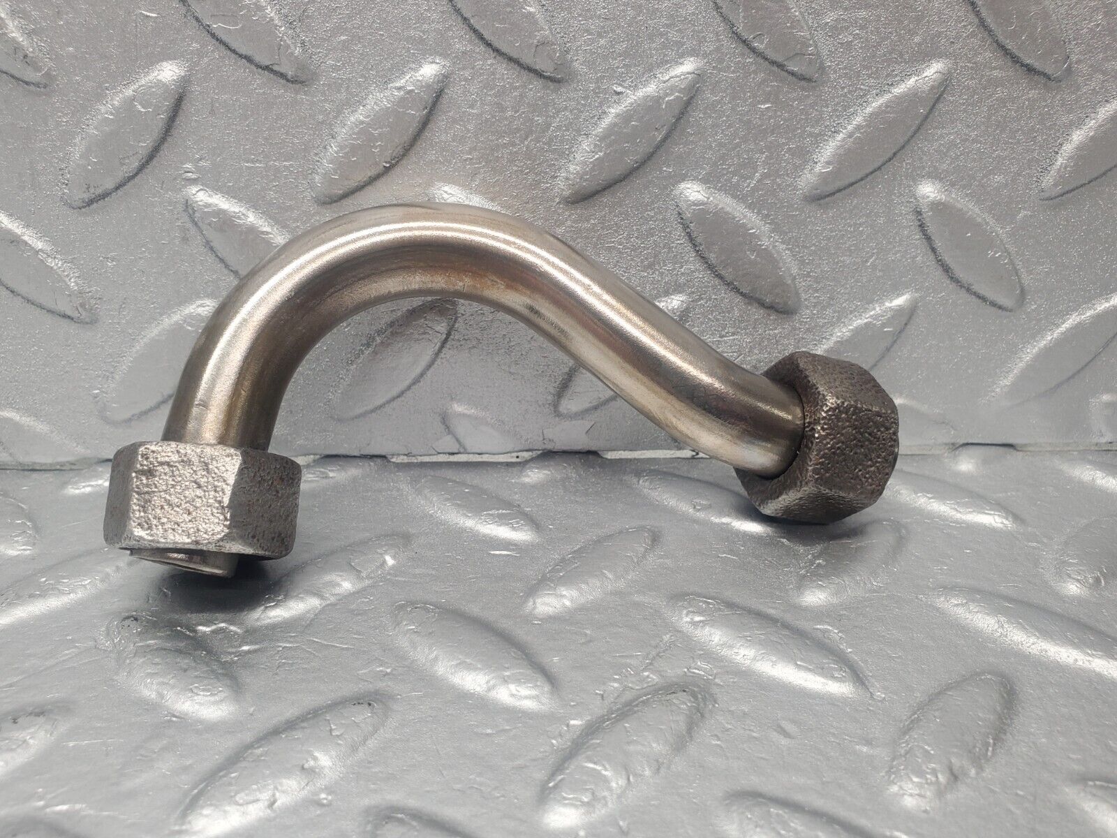 46033 Mercedes-Benz W126 420SE EGR Valve Hose Pipe