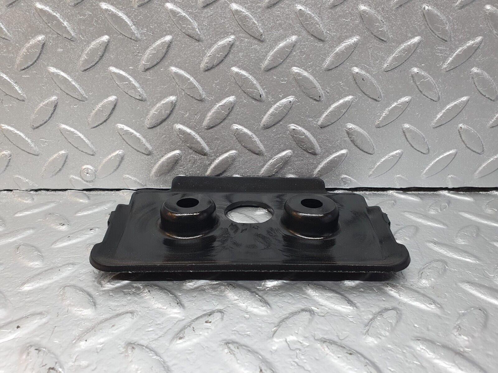 42581 Mercedes-Benz R129 320SL Coupe Front Stabilizer Struts Cover Plate