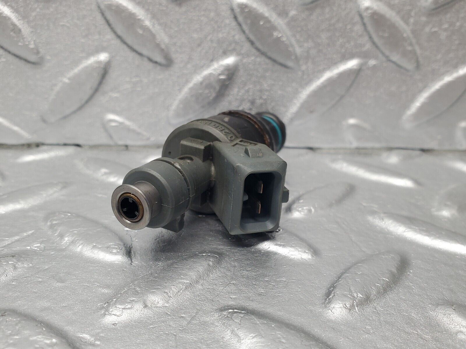 46240 Mercedes-Benz W124 280E Fuel Injector Bosch 0280155209 0000787323