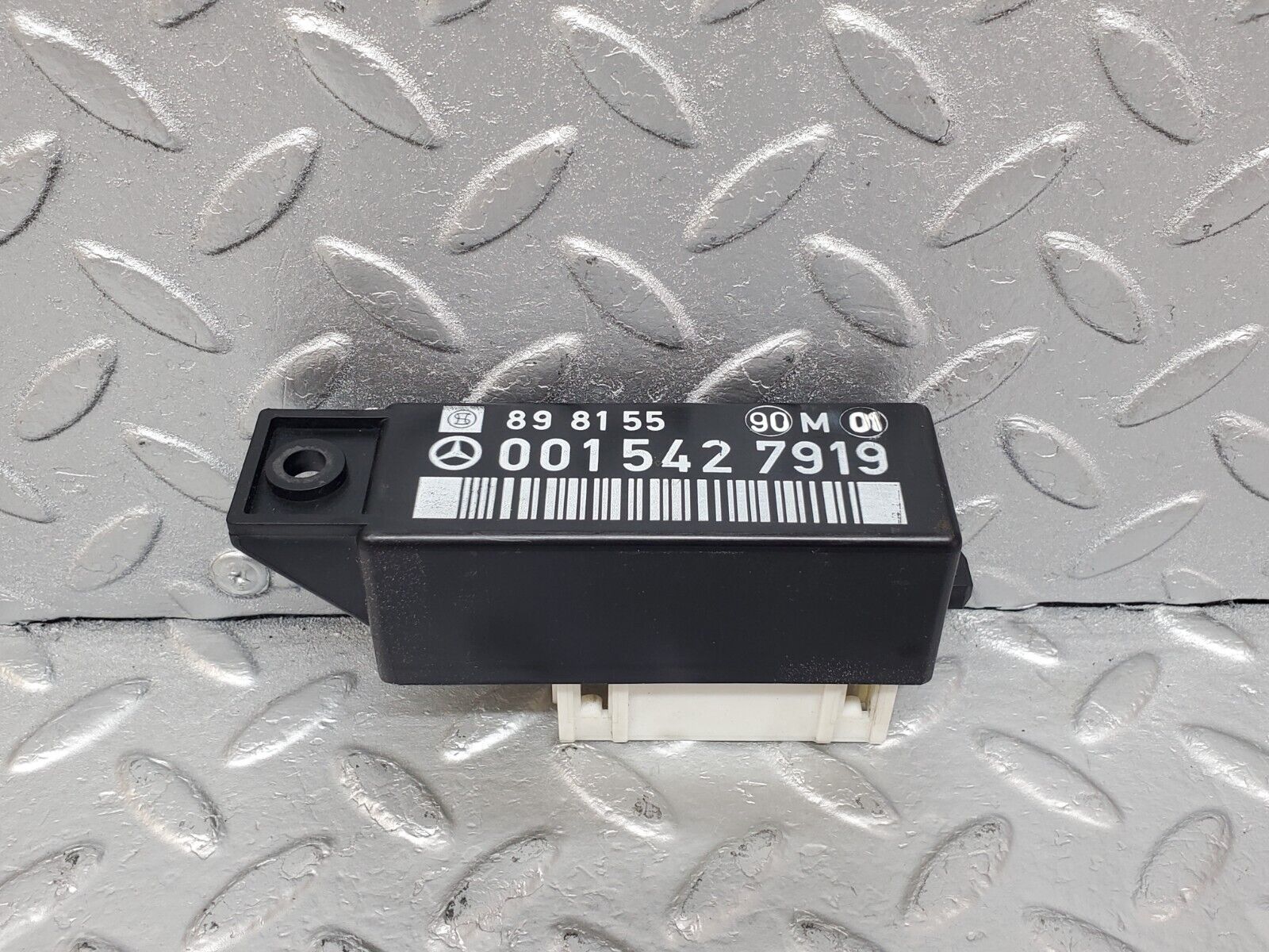 44897 Mercedes-Benz R129 300SL Coupe Windscreen Wiper Relay 0015427919