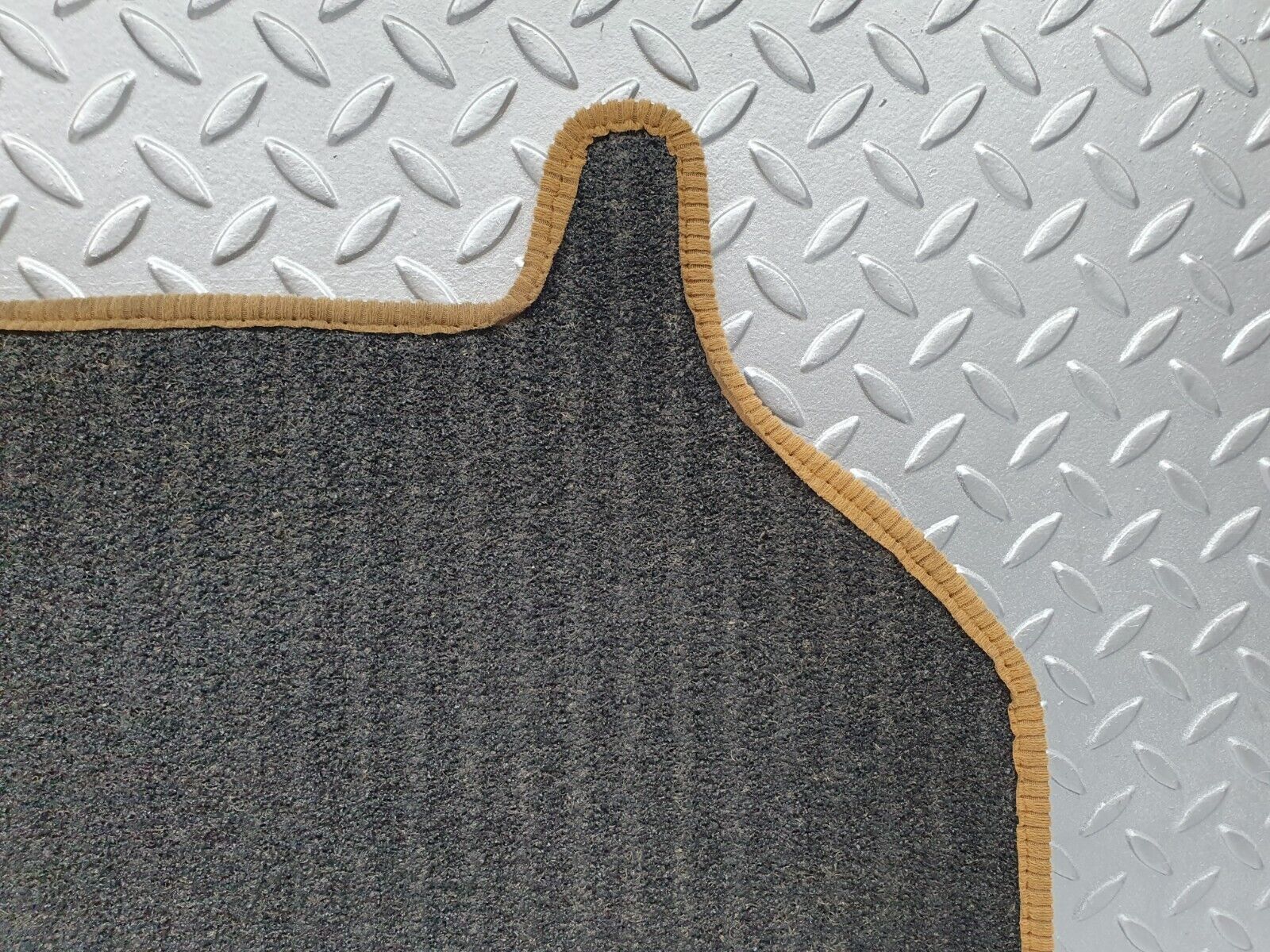 41635 Mercedes-Benz W124 200E Rear Right Floor Carpet Mat Palomino