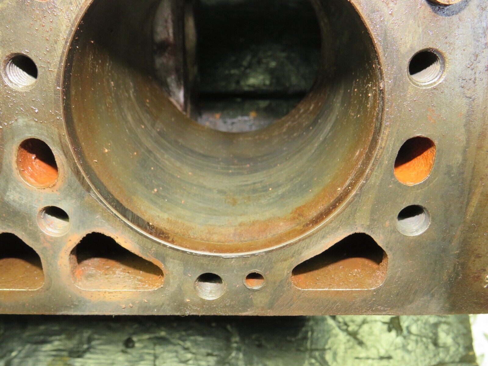 32967 Mercedes-Benz C107 R107 350 V8 Engine Block M116.982 1160110601