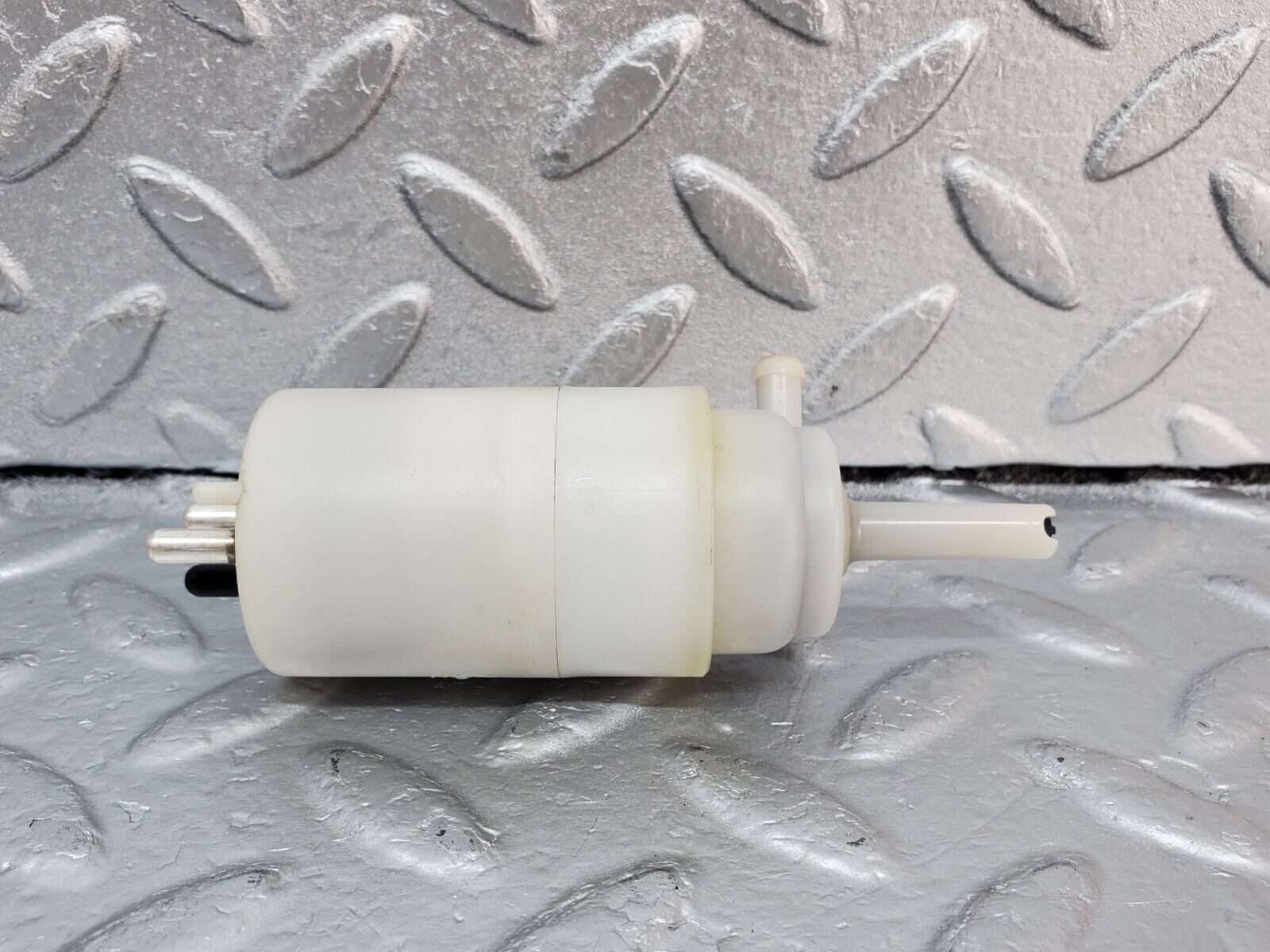 45683 Mercedes-Benz W126 420SE Windscreen Washer Pump Hella 1248690221