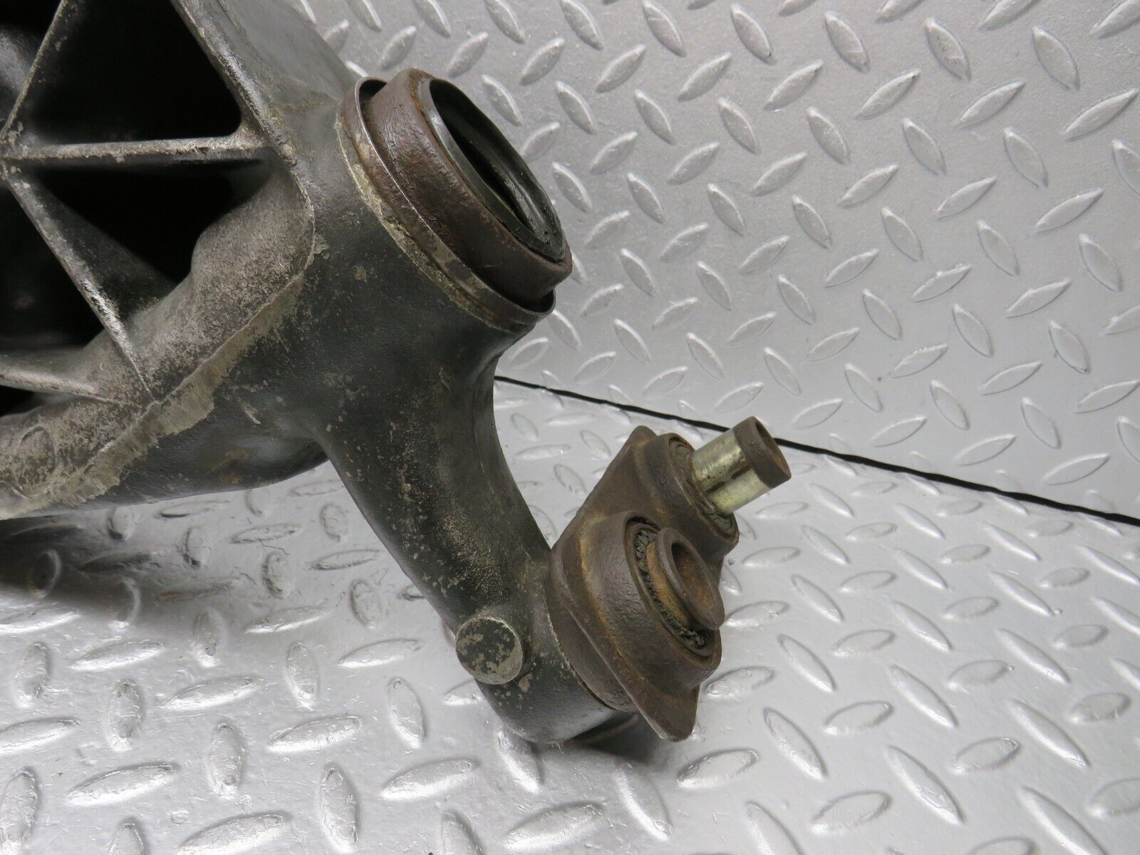 39313 Mercedes-Benz R107 500SL Trailing Arm Control Arm Rear Left 1263520404