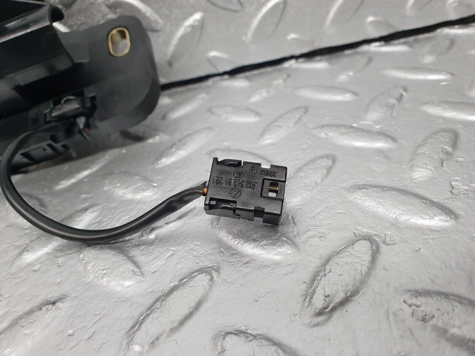 42232 Mercedes-Benz R129 320SL Coupe Trunk Lock 1298001810