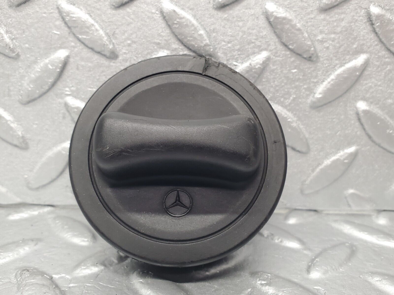 46110 Mercedes-Benz W220 S430 Fuel Tank Cap 2204700005