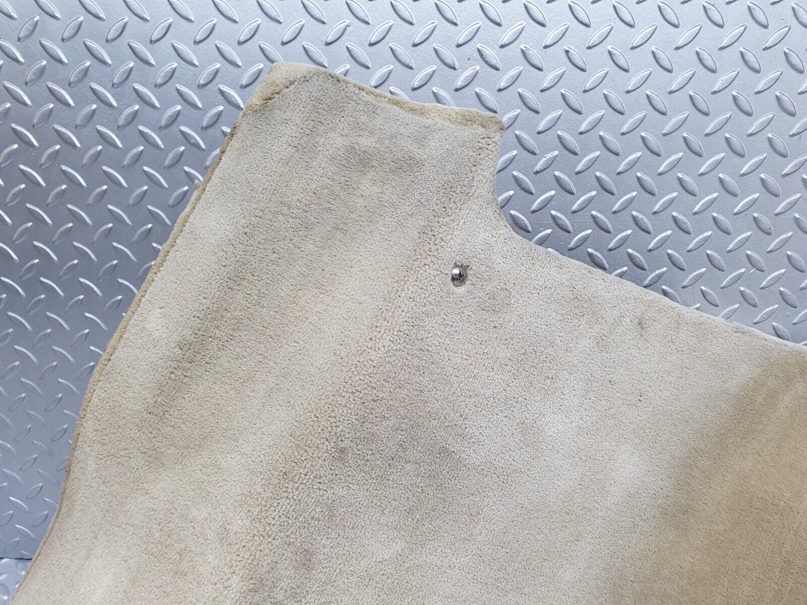 42273 Mercedes-Benz R129 320SL Coupe Rear Right Wall Carpet Beige