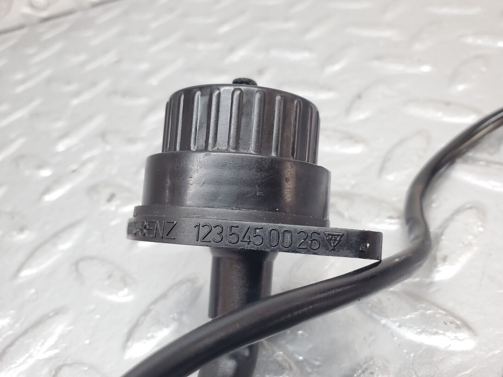 44417 Mercedes-Benz W123 280E Diagnostic Connector 1235450003