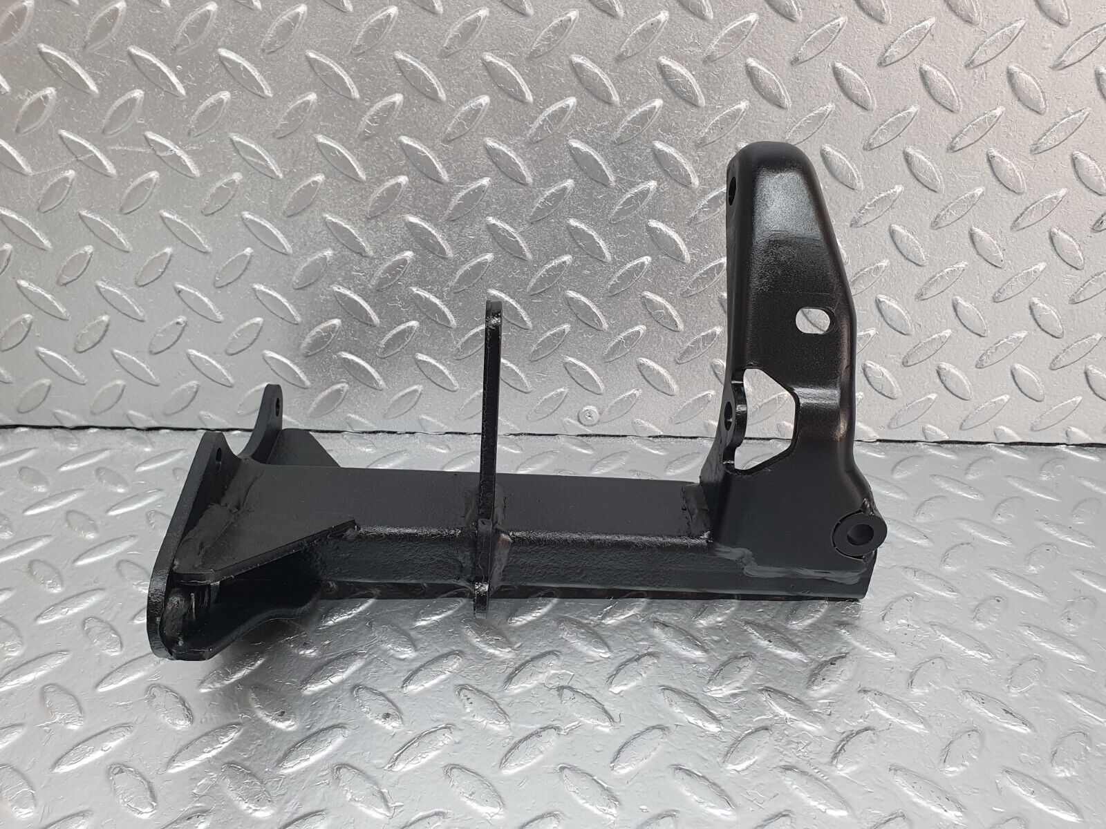 43723 Mercedes-Benz C126 380SEC Coupe Air Condition Compressor Mount Bracket