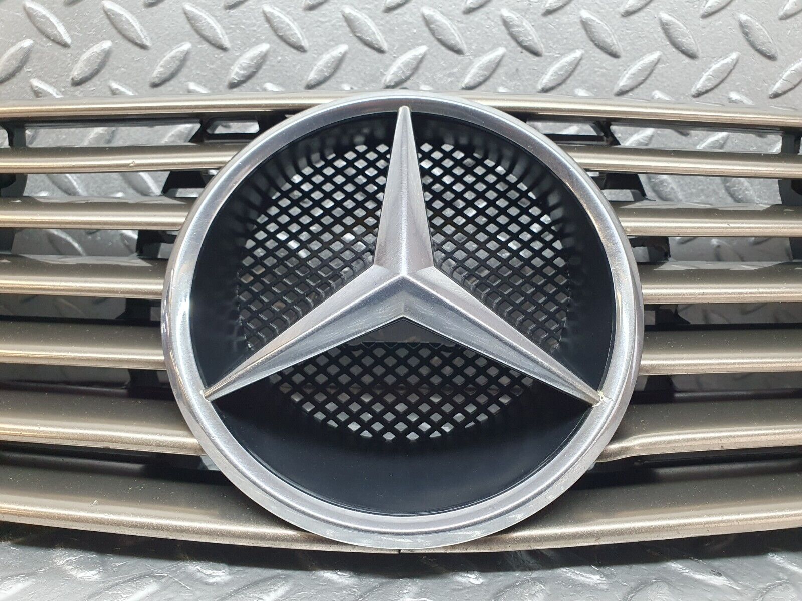 42175 Mercedes-Benz R129 320SL Coupe Bonnet Grill 7 Slat 1298800185