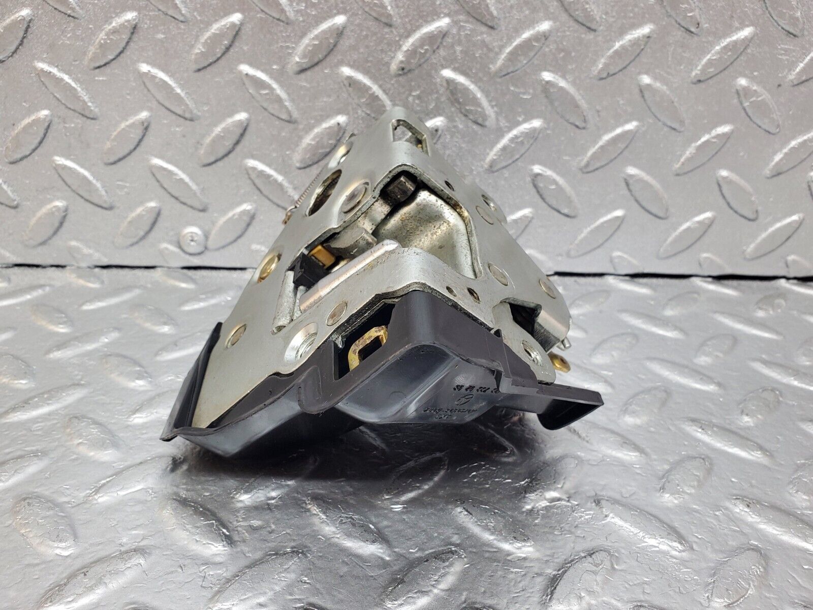 44439 Mercedes-Benz W123 280E Rear Right Door Lock Mechanism 1237330208