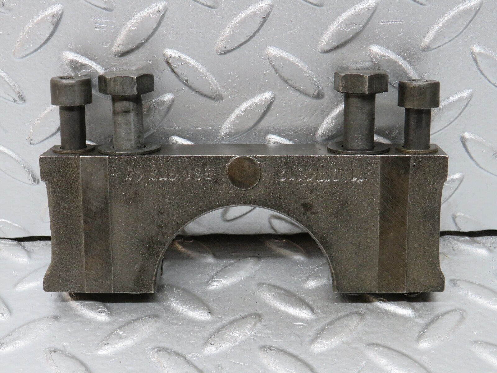 32868 Mercedes-Benz C107 R107 350 V8 Crankshaft Bearing Block 1160110312