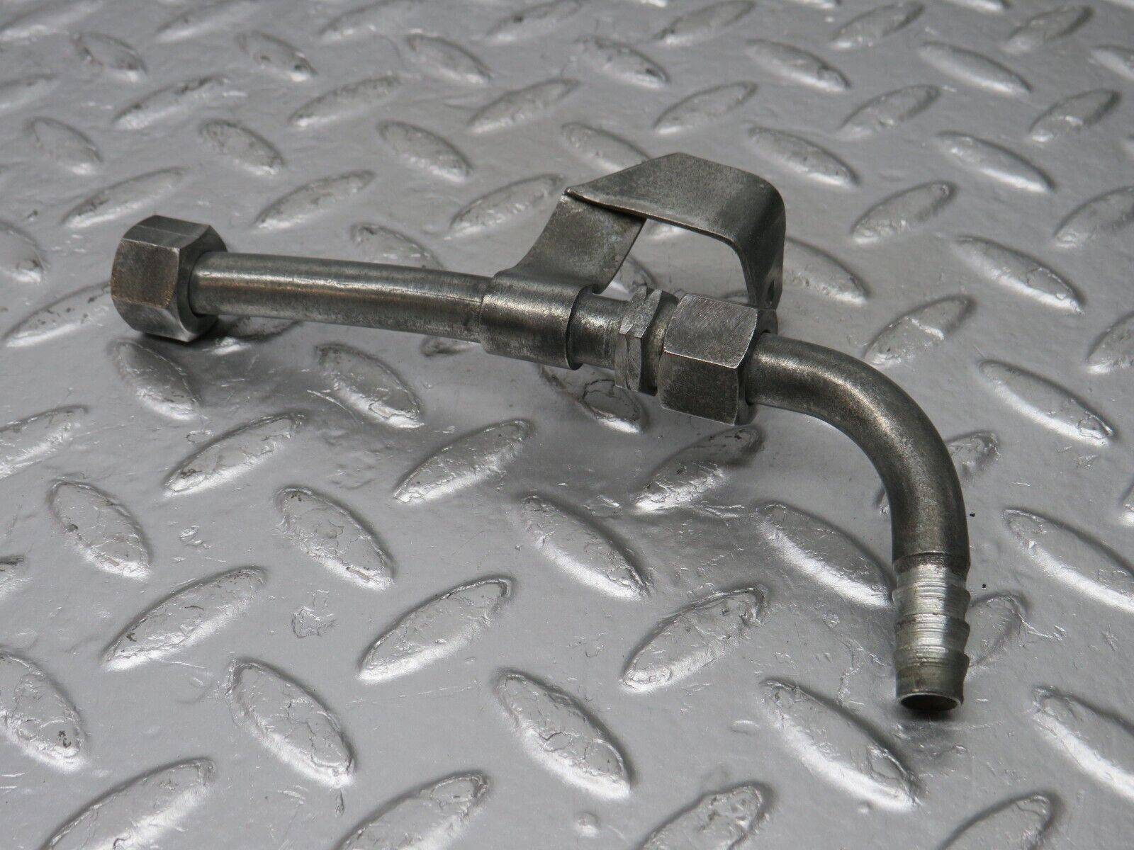 33071 Mercedes-Benz C107 R107 350 V8 Oil Hose Pipe