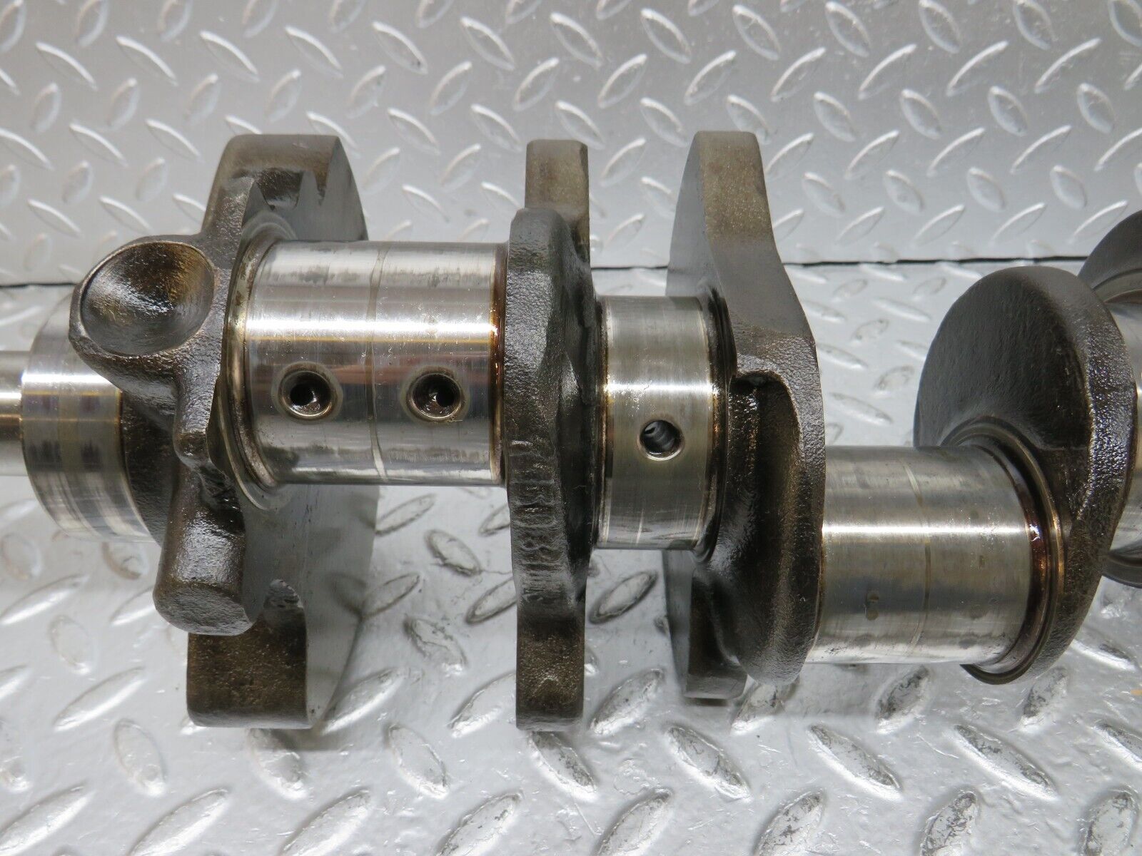 32813 Mercedes-Benz C107 R107 350 V8 Crankshaft 1160310801