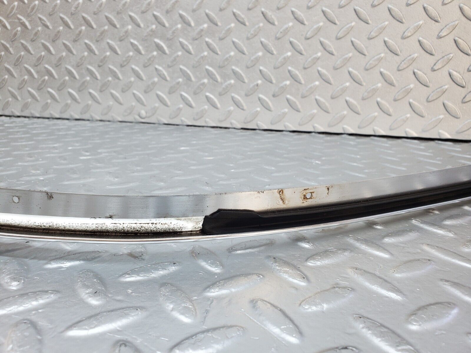 45996 Mercedes-Benz W126 420SE Roof Chrome Trim Left Side