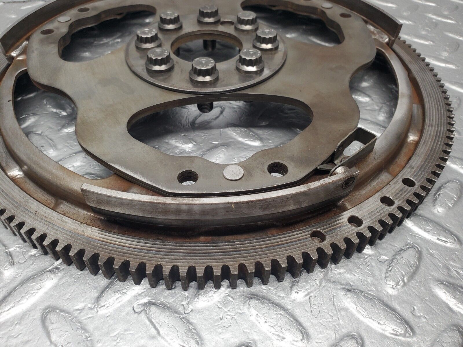 46220 Mercedes-Benz W124 280E Flywheel Starter Ring & Bolts 1040300112