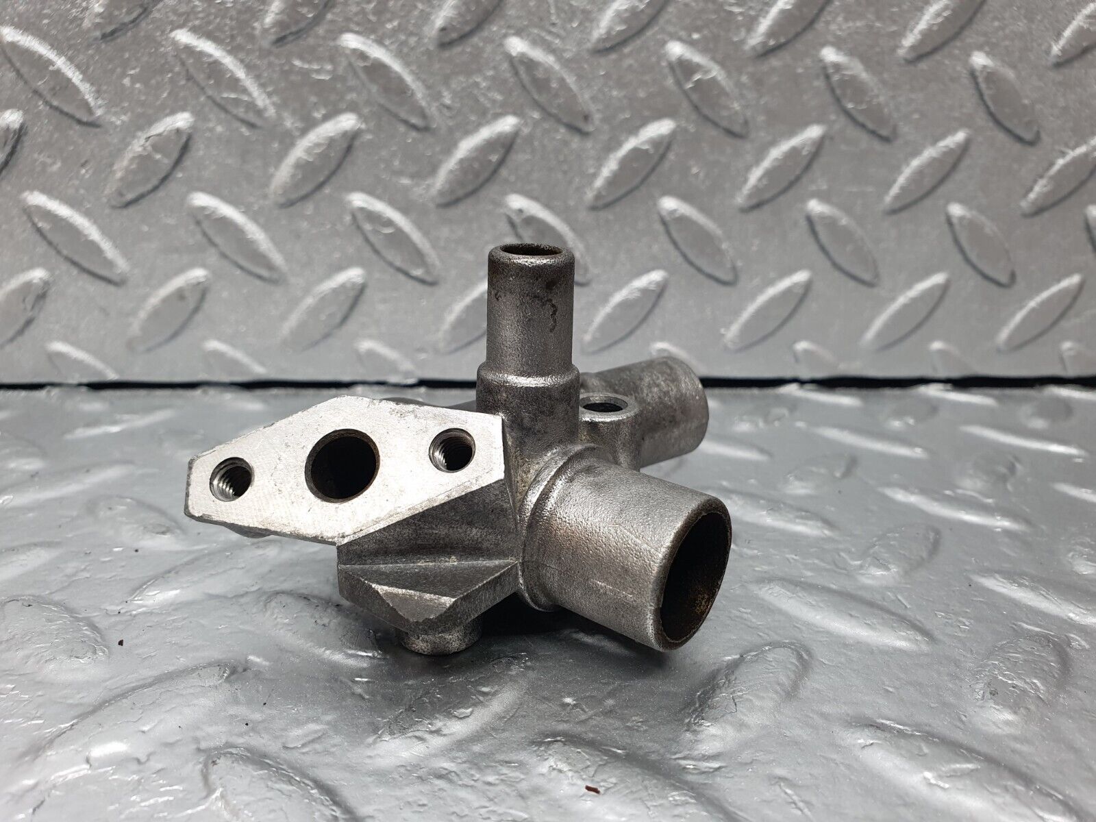 43530 Mercedes-Benz C126 380SEC Coupe Cold Start Valve Housing 1160940812