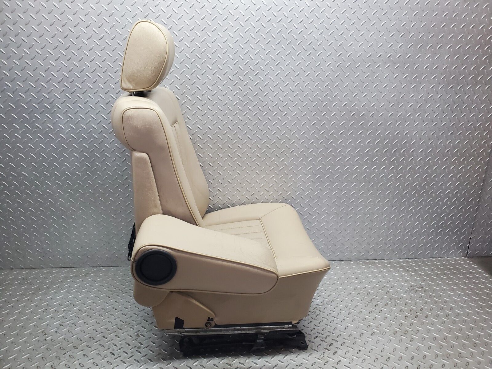 45869 Mercedes-Benz W126 420SE Front Left Electric Seat Leather Beige 1269102650