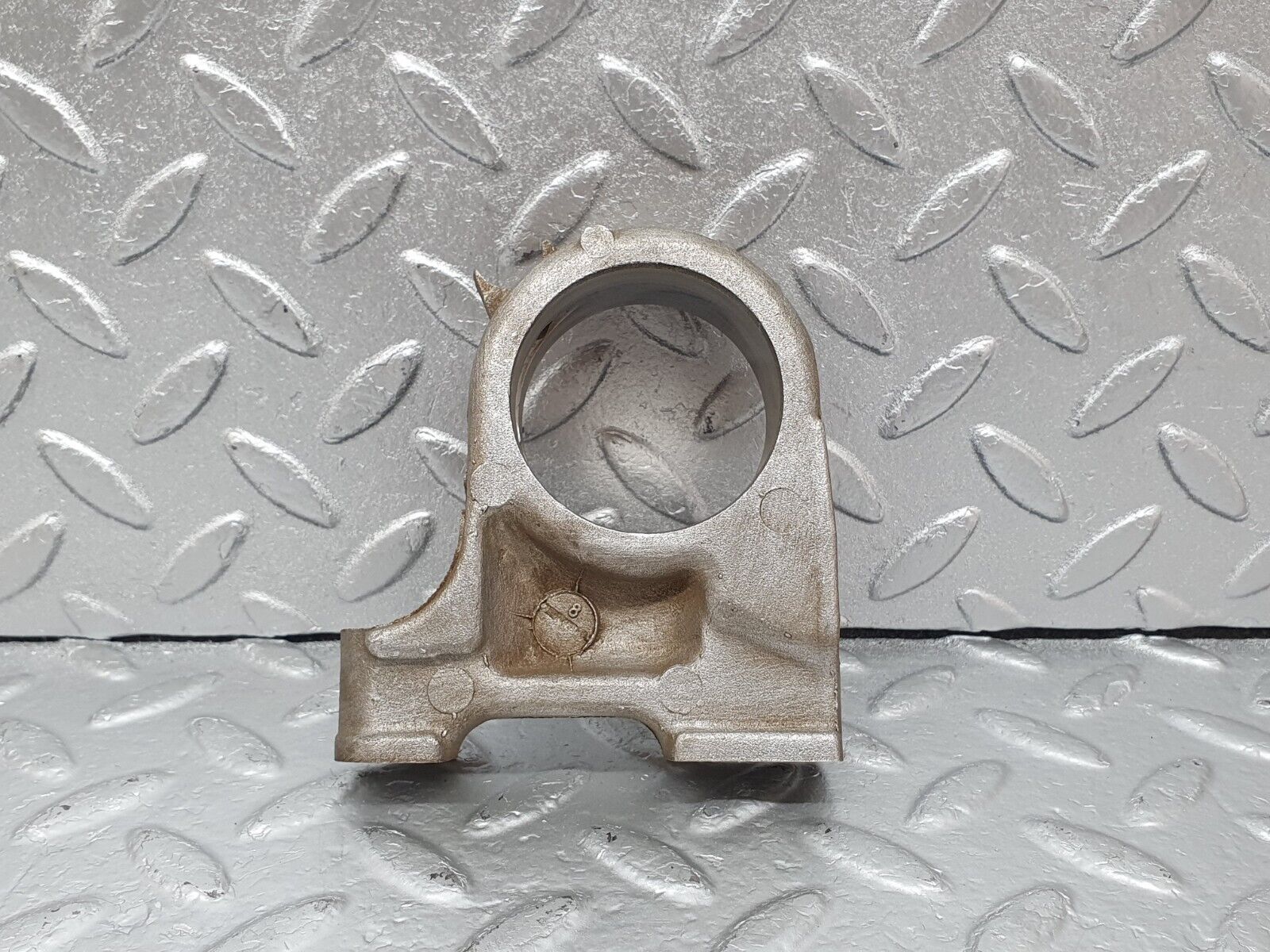 43799 Mercedes-Benz C126 380SEC Coupe Camshaft Tower Bearing 1160514612