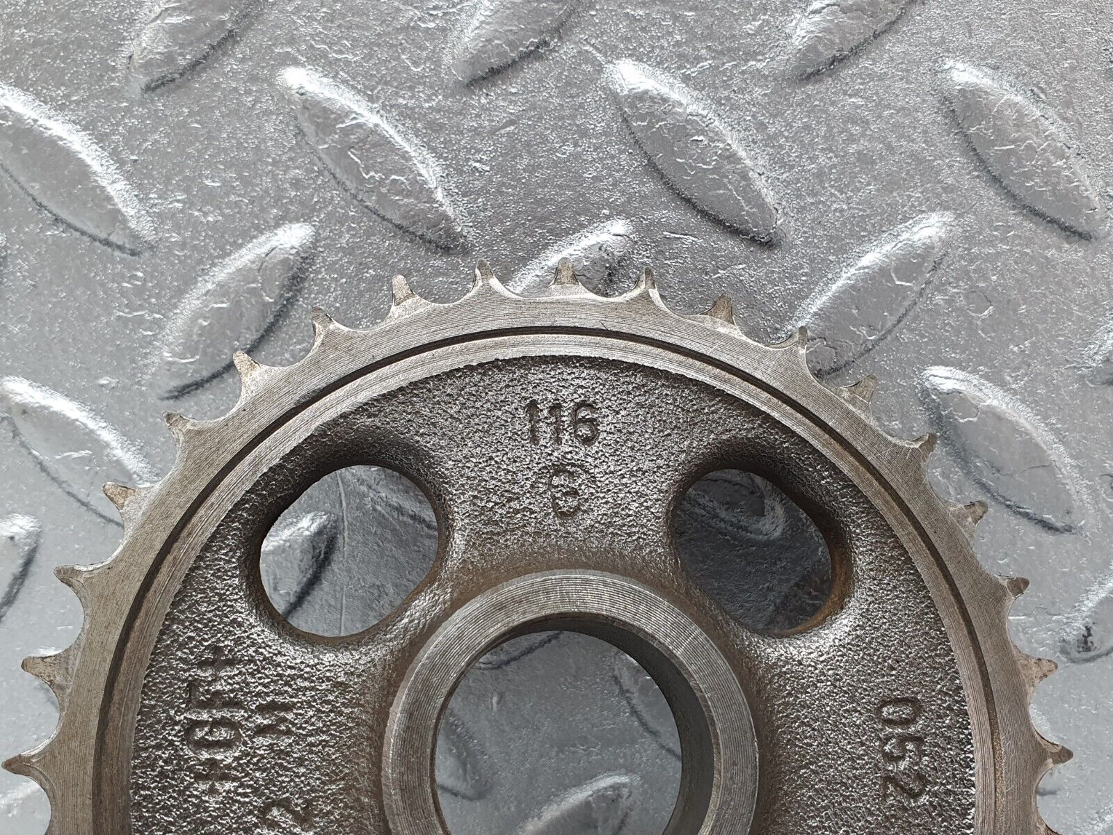 43792 Mercedes-Benz C126 380SEC Coupe Camshaft Timing Gear Sprocket 1160520601