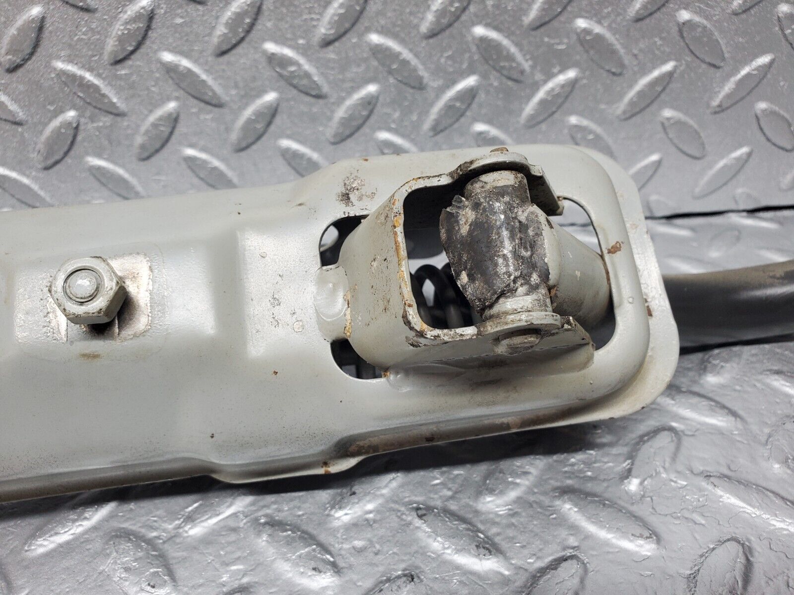 45833 Mercedes-Benz W126 420SE Trunk Lid Hinge Right Side