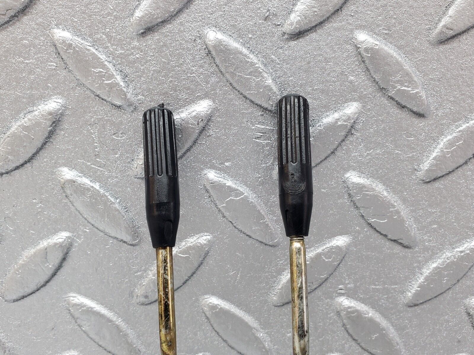 45733 Mercedes-Benz W126 420SE Rear Door Lock Knob Pair