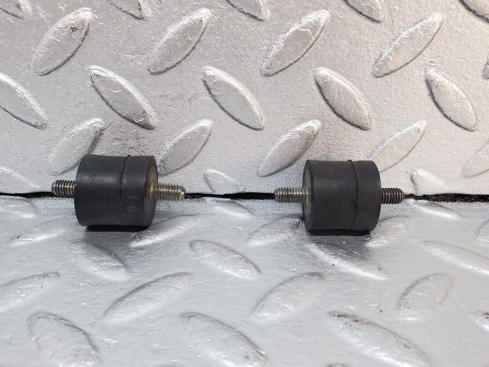 45356 Mercedes-Benz 280E M110.983 Air Filter Box Housing Holder 2X