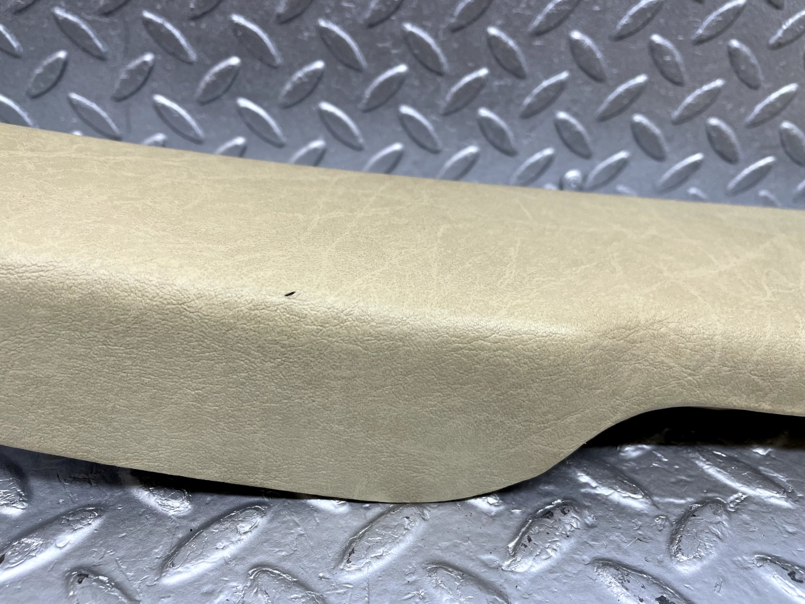 44252 Mercedes-Benz W123 280E B Pillar Cover Left Beige
