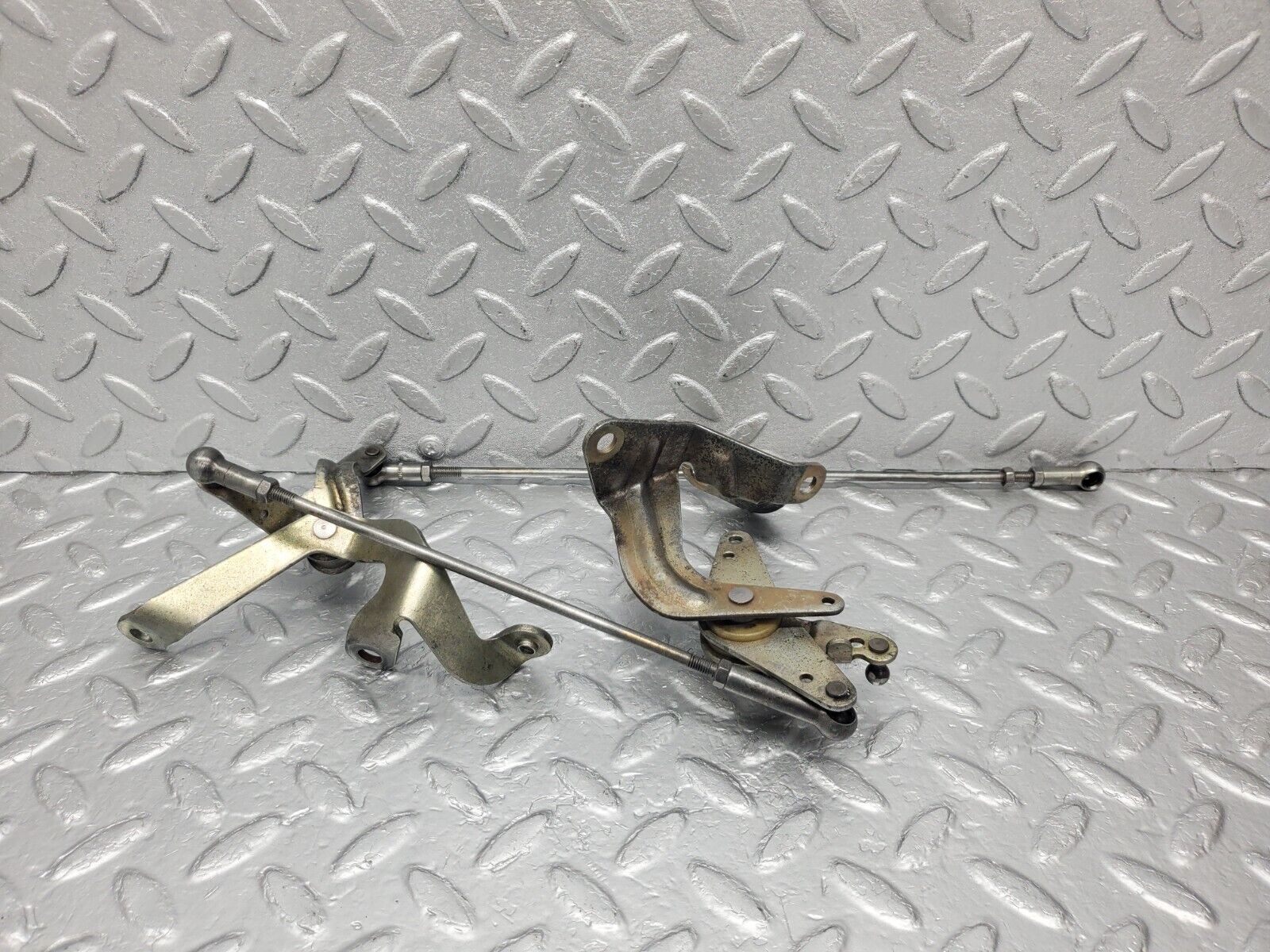 46072 Mercedes-Benz W126 420SE Throttle Linkage