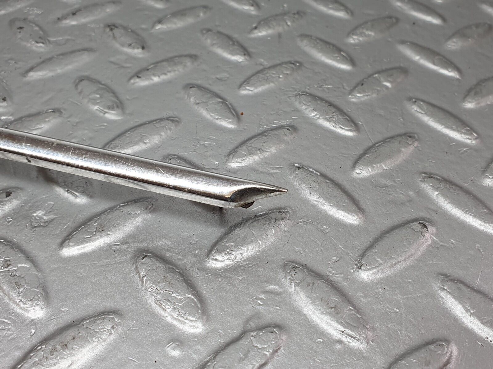 43472 Mercedes-Benz W108 280SE Right Door Card Chrome Trim