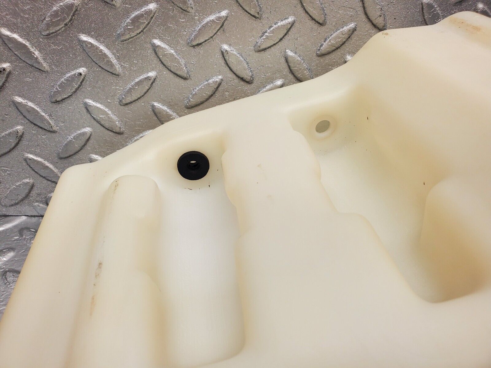 46339 Mercedes-Benz C123 280CE Coupe Windscreen Washer Fluid Reservoir Tank