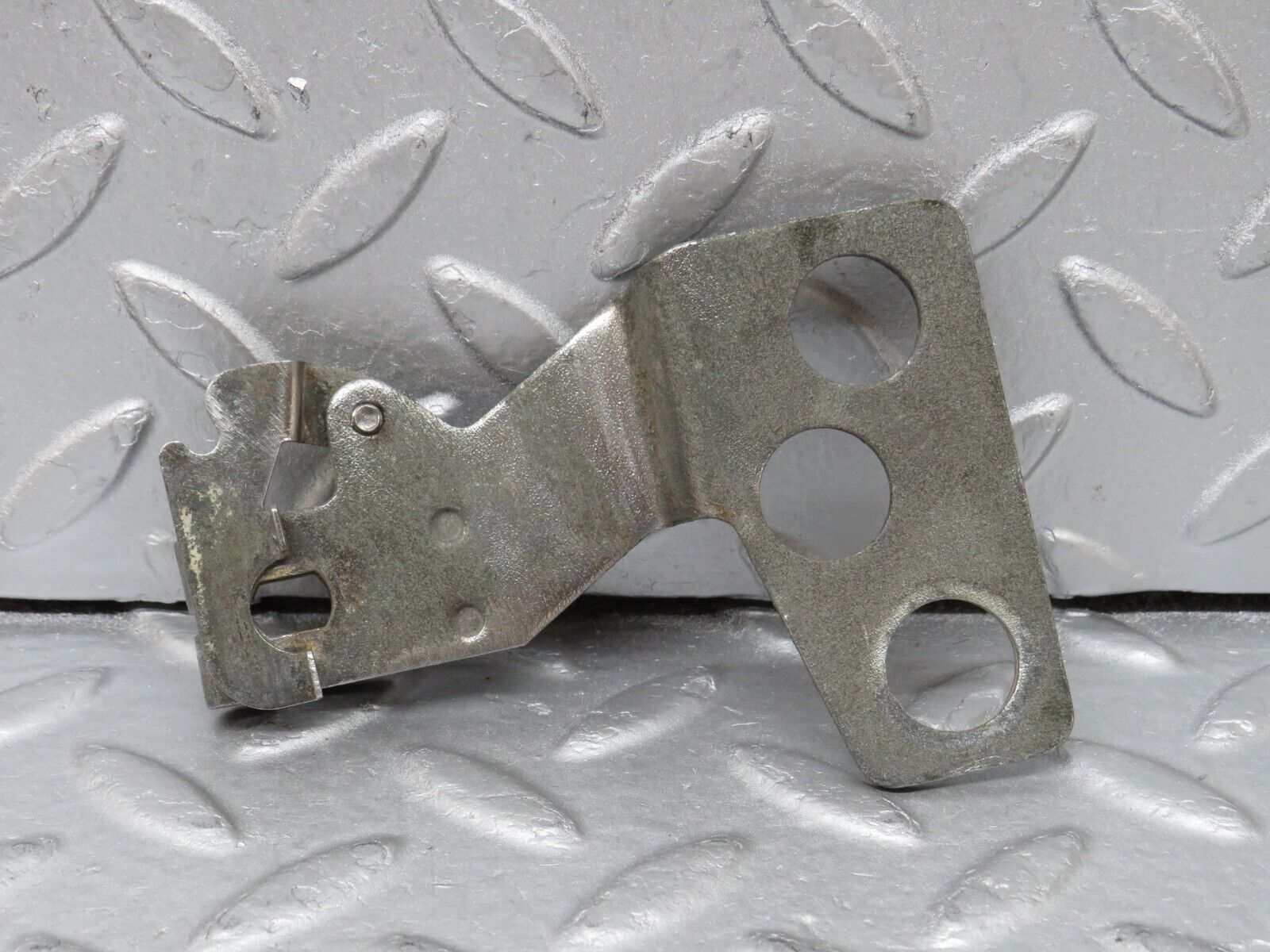 36417 Mercedes-Benz R107 450 Automatic Gearbox Linkage Bracket 722.002