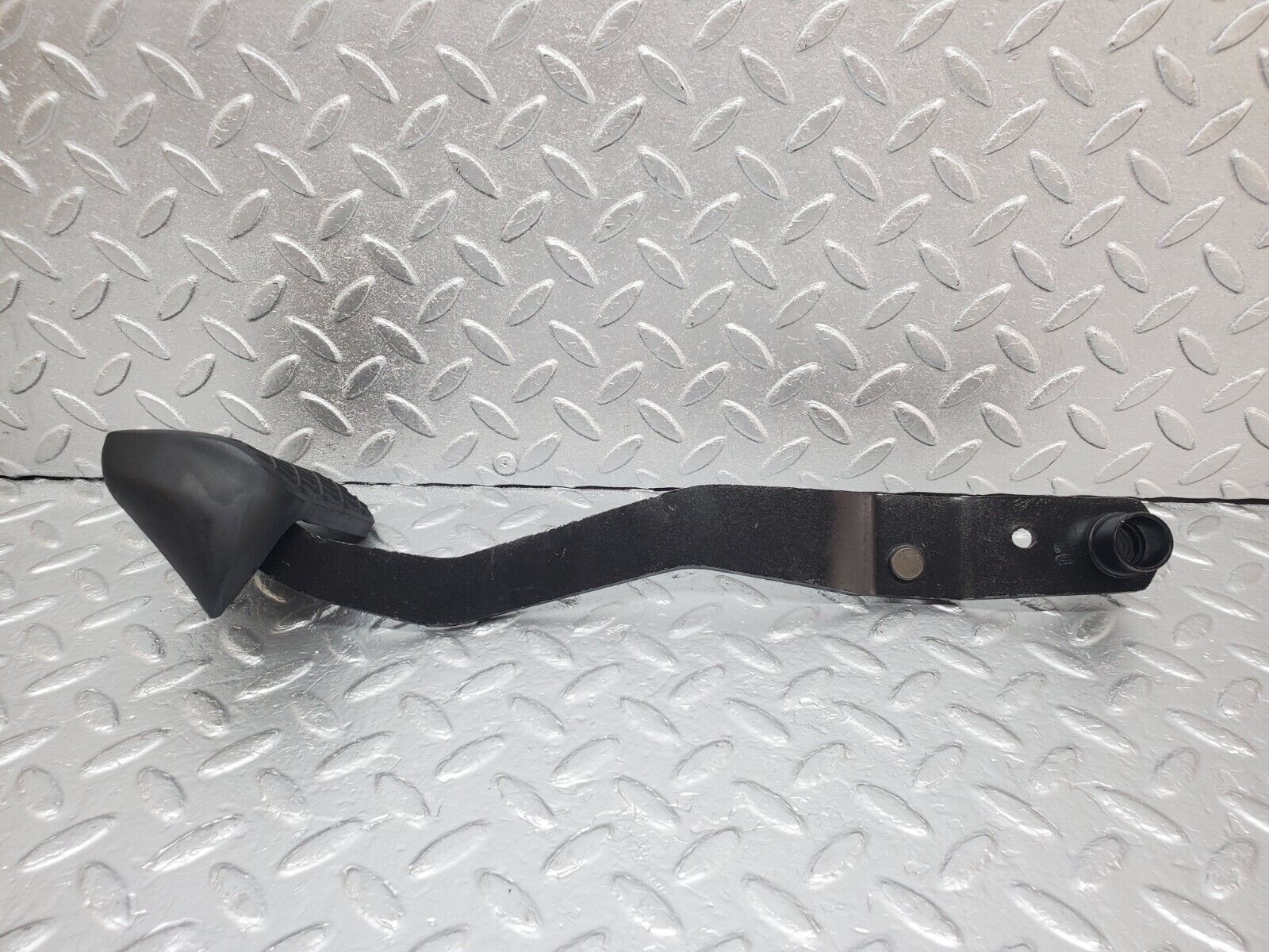 44285 Mercedes-Benz W123 280E Brake Pedal With Rubber 1232910082