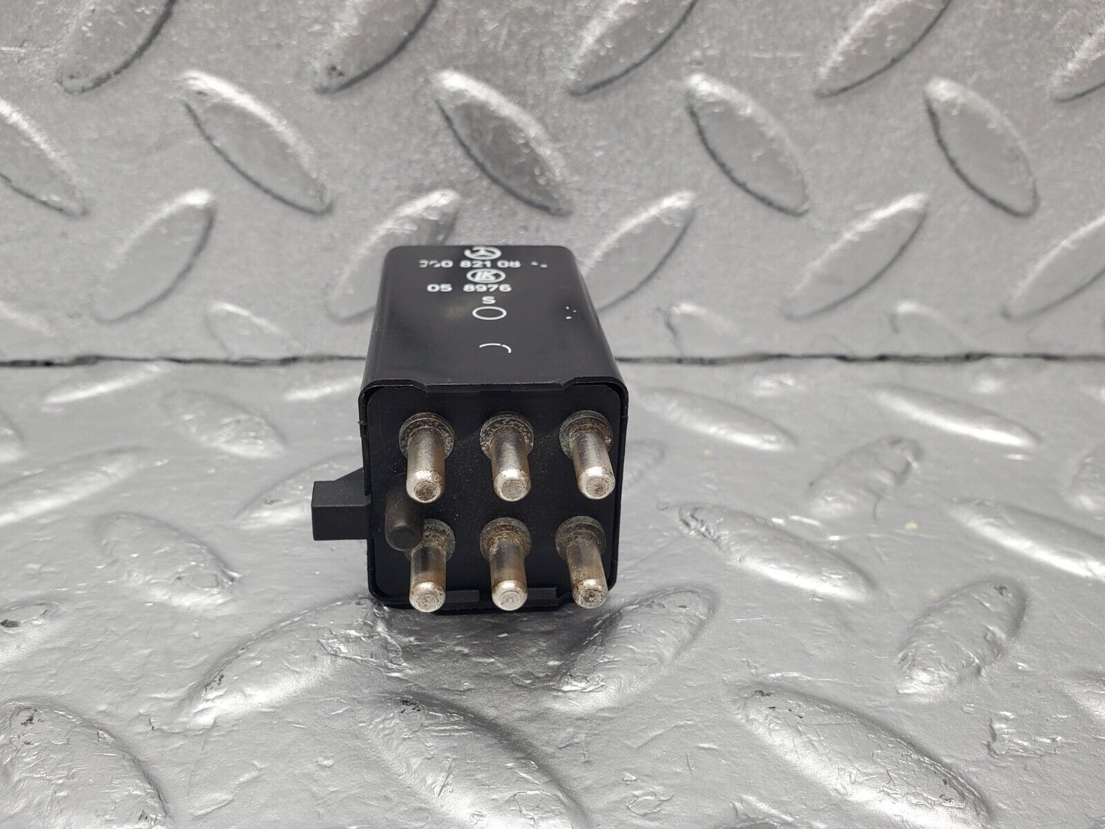 46488 Mercedes-Benz C123 280CE Coupe Intermittent Wiper Relay 0008210863