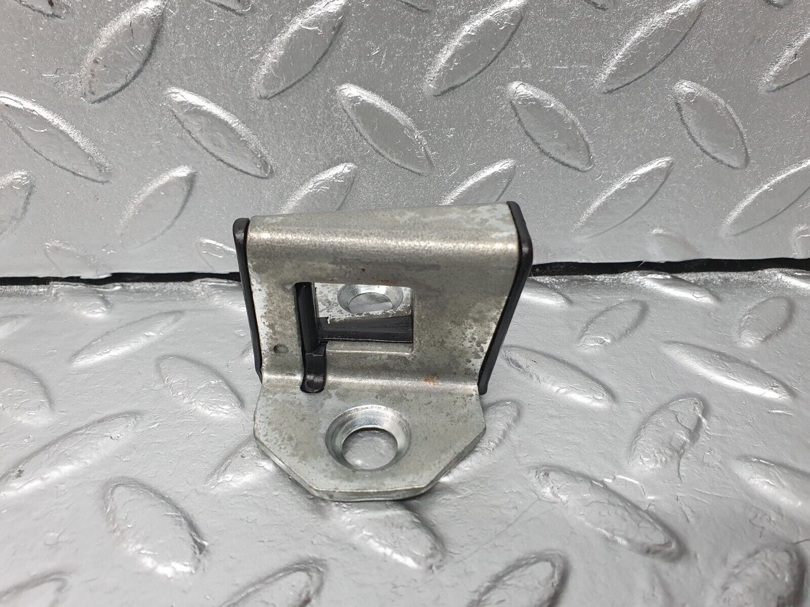 41952 Mercedes-Benz W202 C200 Door Lock Latch