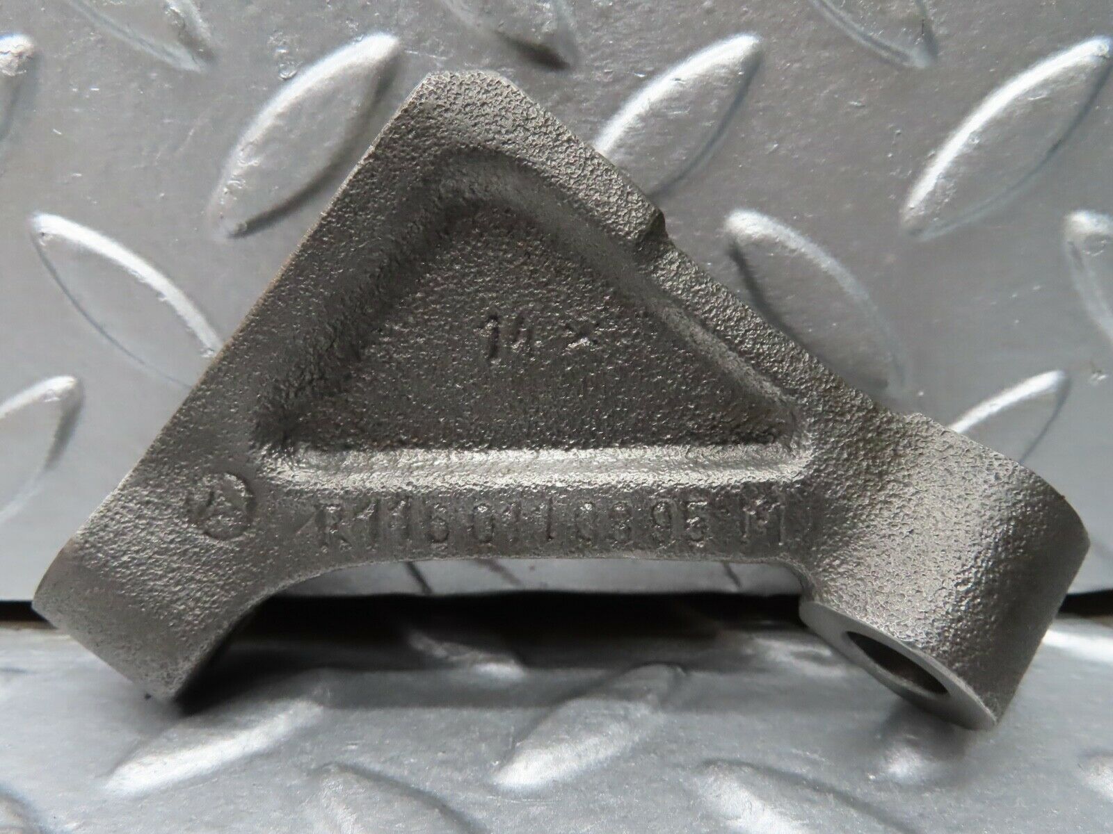 20627 Mercedes-Benz R107 450SL Engine Mount Bracket Pair 1160110995