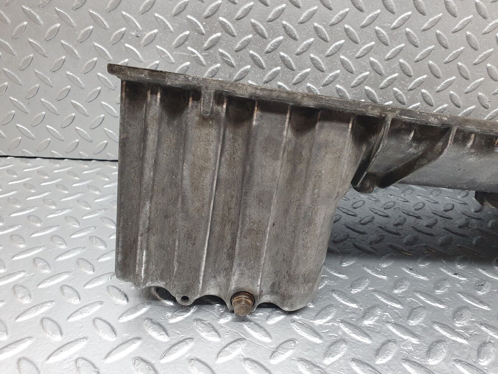 44001 Mercedes-Benz C123 230CE Coupe Oil Pan Oil Sump 1020141702