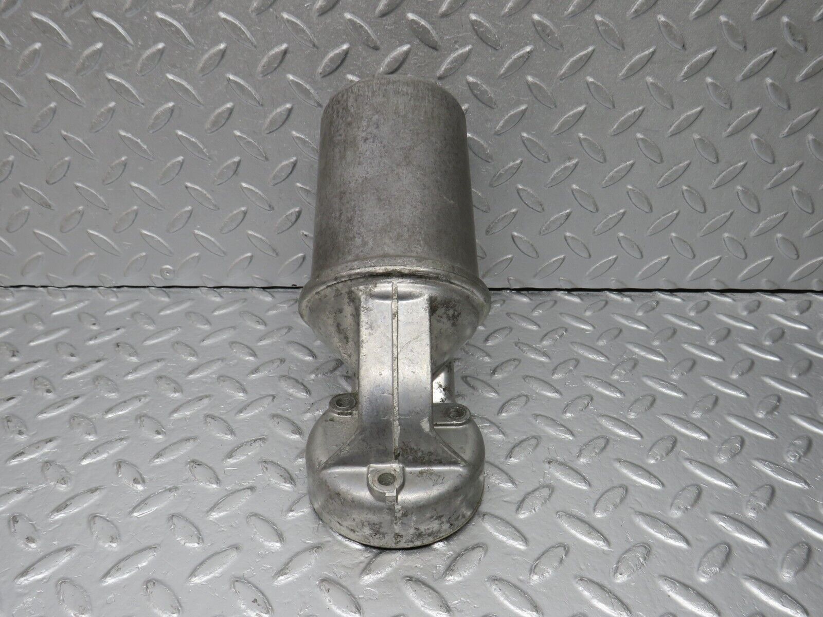 39880 Mercedes-Benz R107 350SL Oil Filter Housing 1161840309