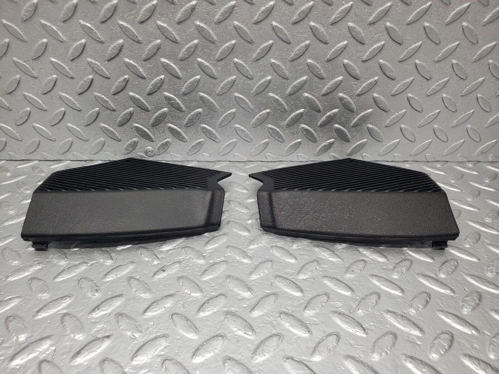 46363 Mercedes-Benz C123 280CE Coupe Dashboard Speaker Covers Black 1236802807 1236802707