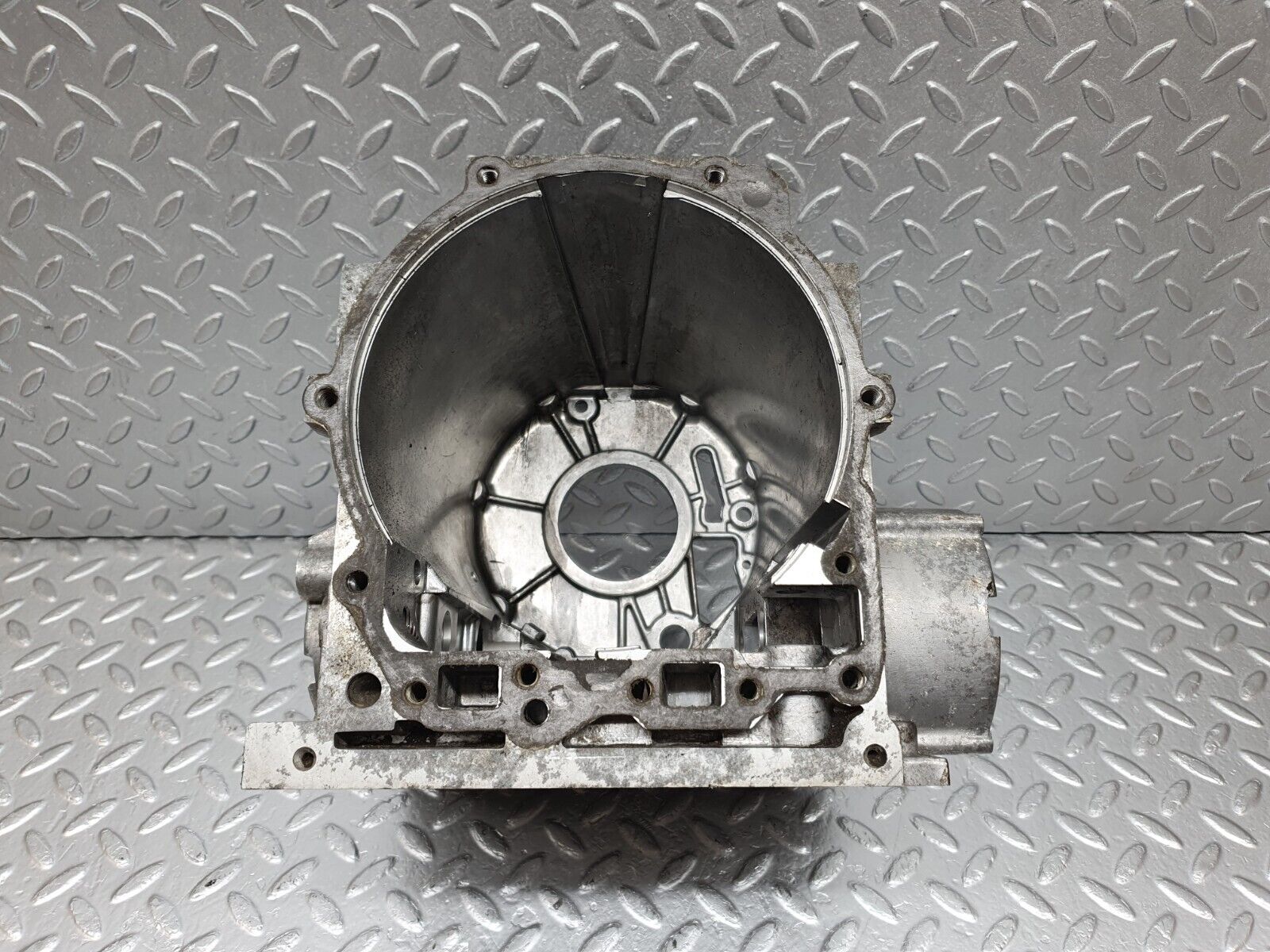 44226 Mercedes-Benz C107 350SLC Coupe Automatic Gearbox Housing 722.001 1152713101