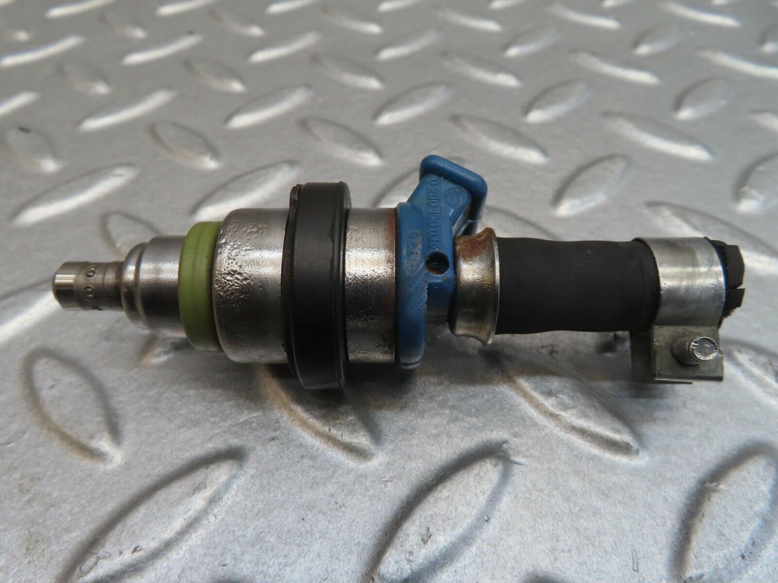 13749 Mercedes-Benz R107 450SL  Fuel Injector Bosch 0280150036