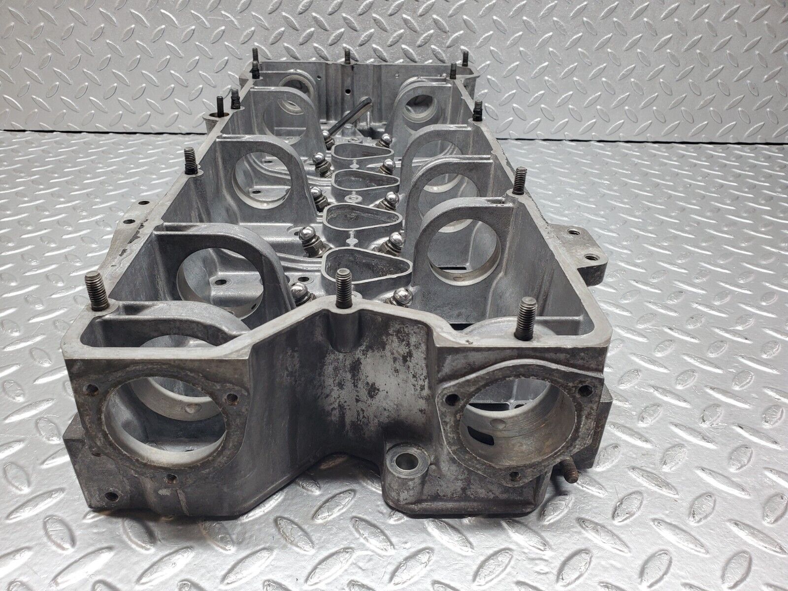 45436 Mercedes-Benz 280E M110.988 Camshaft Bearing Casing 1100163304