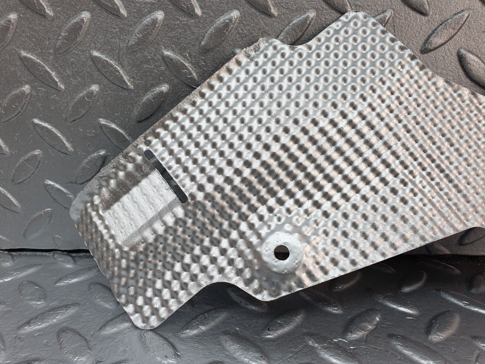 41892 Mercedes-Benz W202 C200 Exhaust Heat Shield