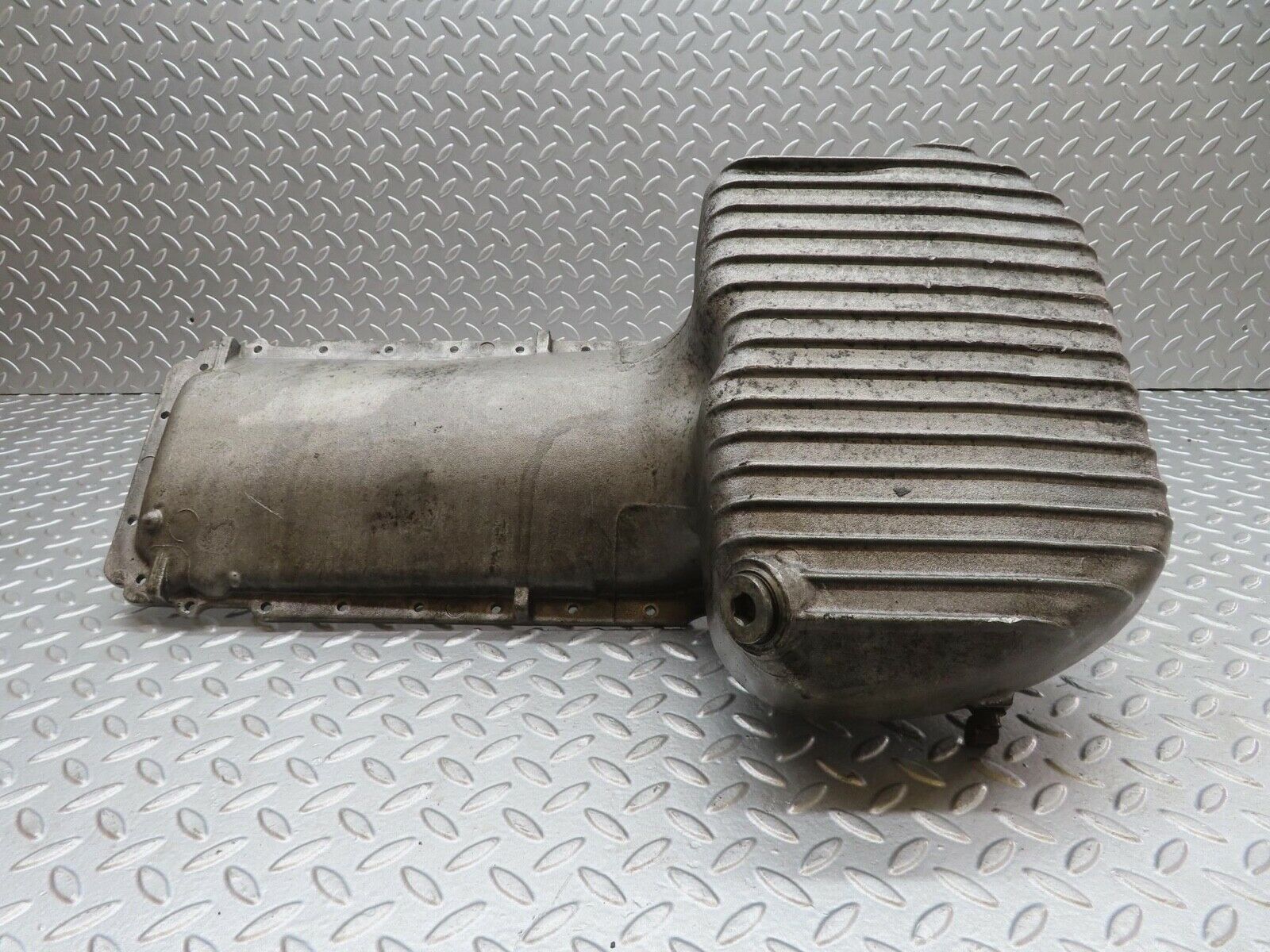 13831 Mercedes-Benz R107 450SL Oil Pan Oil Sump 1170100013