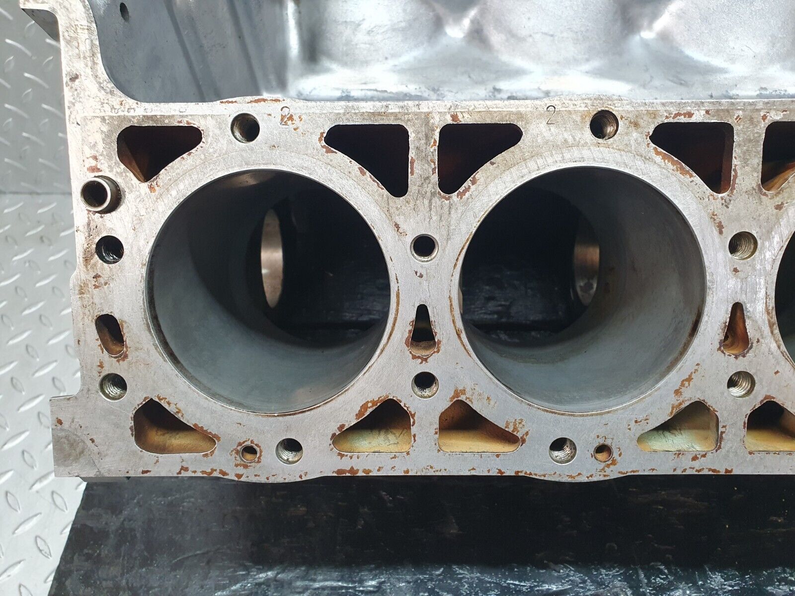 43842 Mercedes-Benz C126 380SEC Coupe Engine Block 116.963 1160111201