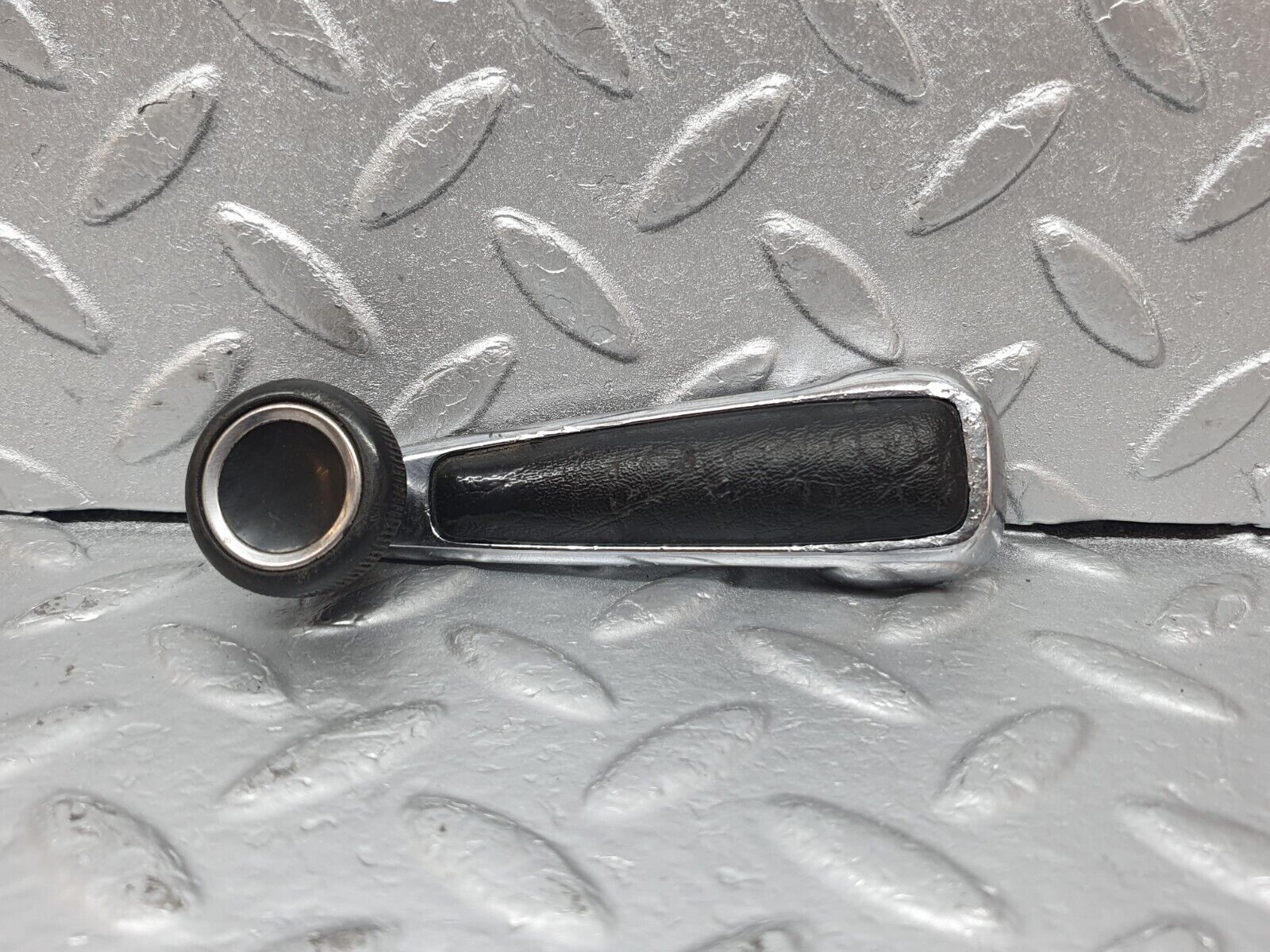 43418 Mercedes-Benz W108 280SE Window Lifter Crank Handle