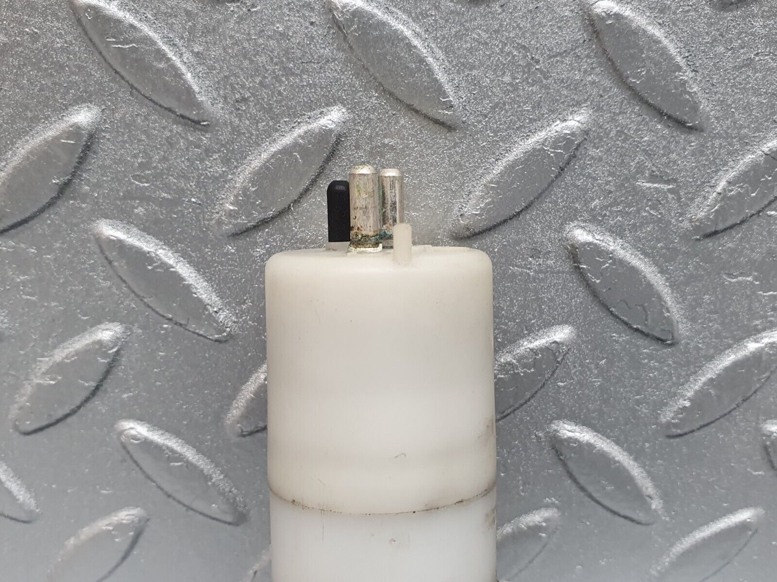 41652 Mercedes-Benz W124 200E Windscreen Washer Pump Hella 1248690221